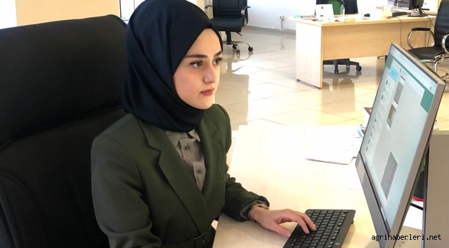 AĞRI'DA ÖĞRENCİLERE YÖNELİK ÇEVRİMİÇİ DANIŞMANLIK HİZMETİ VERİLİYOR