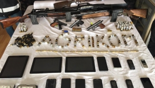 AĞRI EMNİYETİ 245 PERSONEL İLE EŞ ZAMANLI YAPTIKLARI OPERASYONDA TEFECİLERE BÜYÜK DARBE VURDU