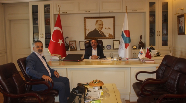 PROF. DR. KARABULUT YENİDEN AİÇÜ REKTÖRLÜĞÜNE ATANDI