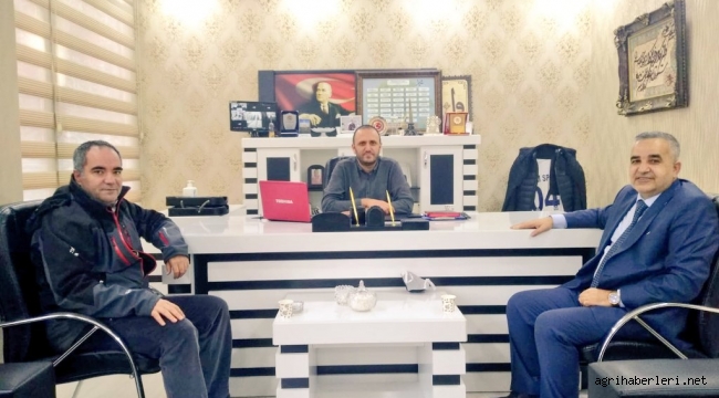 SÖYLER VE KARİP AĞRI ÇALIŞAN GAZETECİLER CEMİYETİNİ ZİYARET ETTİLER