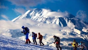 TÜRKÜLERE DESTAN OLAN AĞRI DAĞI 6 YIL SONRA TEKRAR TIRMANIŞA AÇILDI