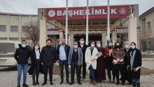 AK PARTİ DOĞUBAYAZIT İLÇE TEŞİLATI HASTANE PERSONELİNE ÇİÇEK DAĞITTI