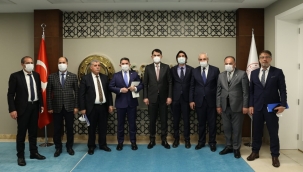 MİLLETVEKİLİ ÇELEBİ VE AĞRI'NIN 7 BELEDİYE BAŞKANI BAKAN KURUM'DAN HİBE VE DESTEK SÖZÜ ALDILAR