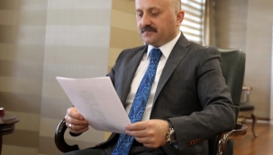 Ağrı Valisi Dr. Varol, çocuklar için masal okudu