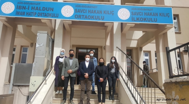 AK PARTİ GENÇLİK KOLLARI BŞK. CAN OZAN KAYA ŞEHİT HAKAN KILIÇ OKULUNA YARDIM ETTİ