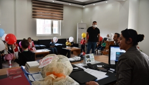 DOĞUBAYAZIT BELEDİYE BAŞKANI ACAR, KOLTUĞUNU MİNİKLERE TESLİM ETTİ.