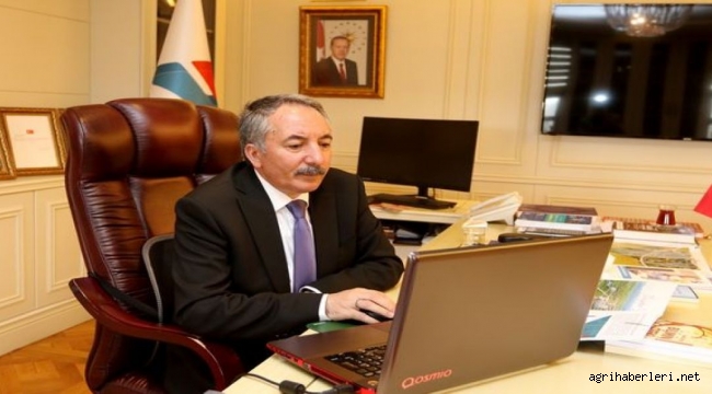 TÜBİTAK-ÜNİVERSİTE-SANAYİ İŞ BİRLİĞİ SEMİNERİ AİÇÜ'DE YAPILDI.