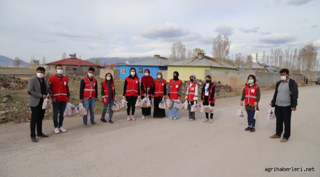 ​​​​​​​TÜRK KIZILAY "RAMAZAN BEREKETİNİ PAYLAŞAN KALPLERE HİLAL OLSUN" SLOGANIYLA İHTİYAÇ SAHİBİ AİLELERİ YALANIZ BIRAKMADI