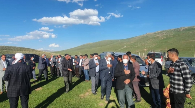 TAŞLIÇAY BELEDİYE BAŞKANI İSMET TAŞDEMİR BİR ASIRLIK HUSUMETİ ORTADAN KALDIRDI