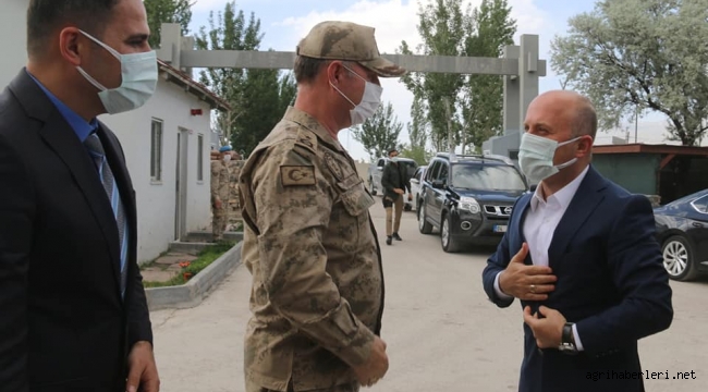 ​​​​​​​Vali Dr. Osman Varol, Doğubayazıt Jandarma Asayiş Komando Bölük Komutanlığını ziyaret etti.