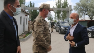 ​​​​​​​Vali Dr. Osman Varol, Doğubayazıt Jandarma Asayiş Komando Bölük Komutanlığını ziyaret etti.