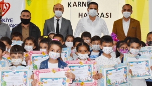 4-6 YAŞ KUR'AN KURSU ÖĞRENCİLERİNE ​​​​​​​DOĞUBAYAZIT KAYMAKAMI AKPINAR, KARNE DAĞITTI