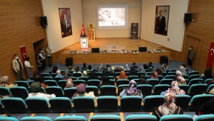 Ağrı'da Narkotik Suçlarla Mücadele Şube Müdürlüğü tarafından "En İyi Narkotik Polisi: Anne" semineri yapıldı