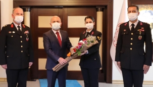 AĞRI İL JAN. KOM. TUĞGENERAL MEHMET ÇİMEN 182'NCİ KURULUŞ YIL DÖNÜMÜ DOLAYISIYLA VALİ DR. OSMAN VAROL'U ZİYARET ETTİ