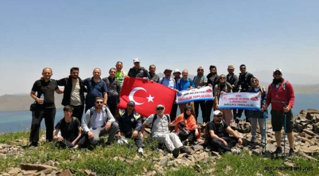 Ağrılı Dağcılar Balıkgölü Ziyarettepe Zirve tırmanışı Gerçekleştirdi.