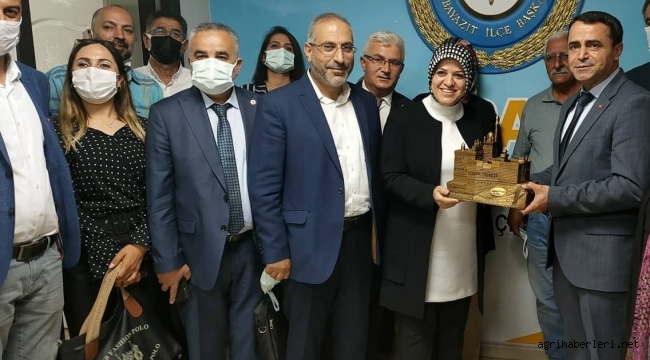 AK PARTİ GENEL MERKEZ YEREL YÖNETİMLER BŞK. YRD. AYŞE SULA KÖSEOĞLU DOĞUBAYAZIT'DA AK PARTİ AİLESİ İLE BİR ARAYA GELDİ