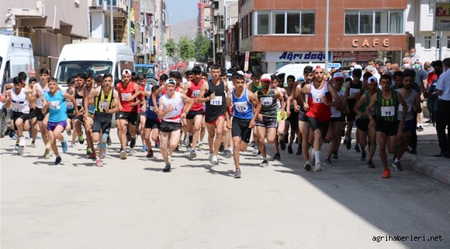 İshak Paşa Sarayı Türkiye Dağ Koşuları Şampiyonası Doğubayazıt'da Yapıldı