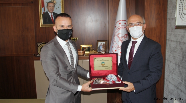 MEB Ölçme, Değerlendirme ve Sınav Hizmetleri Genel Müdürü Şensoy'dan Tekin'e ziyaret