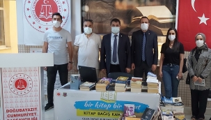 TC. ADALET BAKANLIĞININ BAŞLATTIĞI "BİR KİTAP BİR UMUT" KAMPANYASINA DOĞUBAYAZIT AK PARTİ TEŞKİLATI 340 KİTAP BAĞIŞLADI