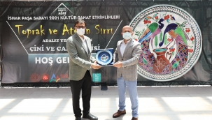 Vali Varol, İshakpaşa Sarayında "Toprak ve Ateşin Sırrı" konulu Cam ve Seramik Sergisi'ne katıldı