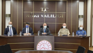 Ağrı'da Vali Osman Varol'un başkanlığında Covid-19 Değerlendirme Toplantısı düzenlendi.
