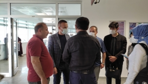  AĞRI İL MİLLİ EĞİTİM MÜDÜRÜ TEKİN, KAZA GEÇİREN ÖĞRETMENLERİ HASTANEDE ZİYARET ETTİ 