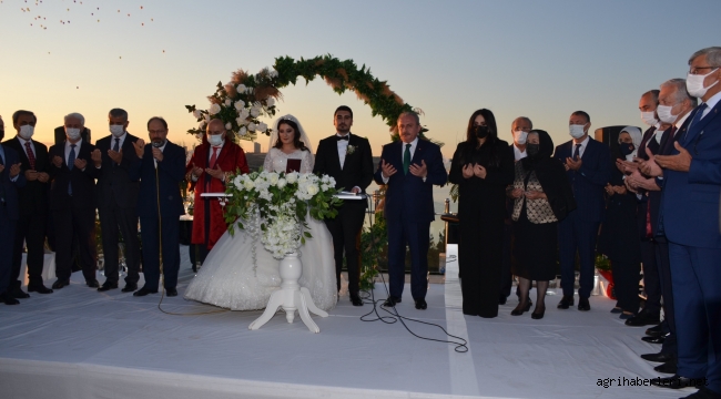 Milletvekili Çelebi'nin oğlu Berk'in düğün töreninde siyasiler, işadamları, bürokratlar Ankara'da bir araya geldiler.