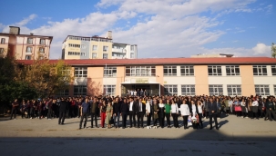 BOKSÖR MÜDÜR DOĞUBAYAZIT AHMEDİ HANİ ANADOLU LİSESİ (DOĞUBAYAZIT LİSESİ)'NİN 73 YILLIK TARİHİNİ NAKAVT ETTİ