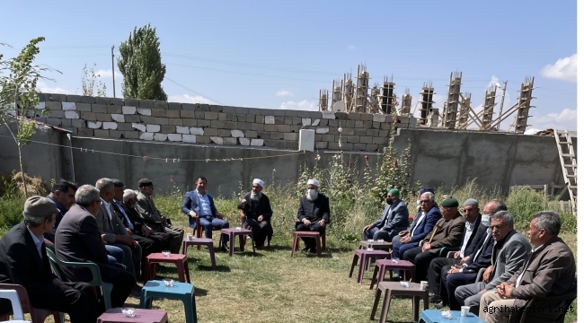 DİYADİN ESKİ BELEDİYE BAŞKANI SALİH YAŞAR İKİ HUSUMETLİ AŞİRETİ BARIŞTIRDI