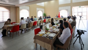 AĞRI VALİSİ DR. OSMAN VAROL AĞRI'YI PROJELERİMİZLE İŞ DÜNYASINDA ARANAN ŞEHİR YAPACAĞIZ