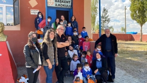 AĞRI'DA OKUYAN KÖY ÖĞRENCİLERİNE FLO'DAN HEDİYE