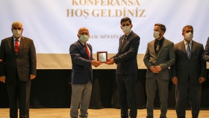 Camiler ve Din Görevlileri Haftasında Vali Varol, İmamlara Plaket Verdi