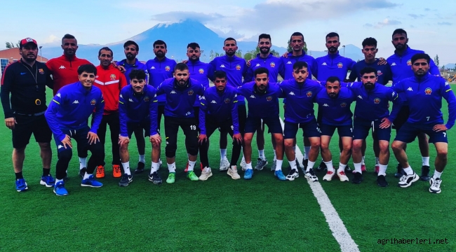 DOĞUBAYAZIT BELEDİYE SPOR FUTBOLCU VE YÖNETİMİNİN TANIŞMA YEMEĞİ
