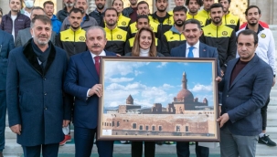 T.B.M.M. Başkanı Mustafa Şentop Ağrı 1970 Spor Kulübü'nü kabul etti.