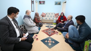 VALİ VAROL, ÇAY İÇTİ SORUN DİNLEDİ