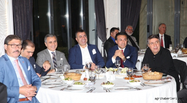 İŞ ADAMLARIMIZ AĞRI İÇİN İSTANBUL'DA BİR ARAYA GELDİLER