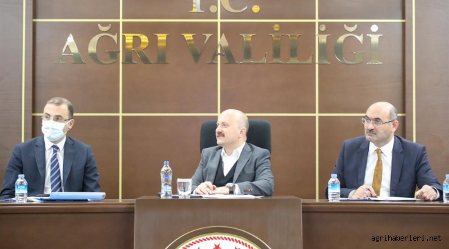 Ağrı Valisi Varol, Merkez Muhtarlarıyla Bir Araya Geldi