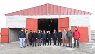 AĞRI VALİSİ VAROL, PANCAR EKİCİLERİ KOOPERATİFİNE KURULAN TARIM MAKİNELERİNİ İNCELEDİ