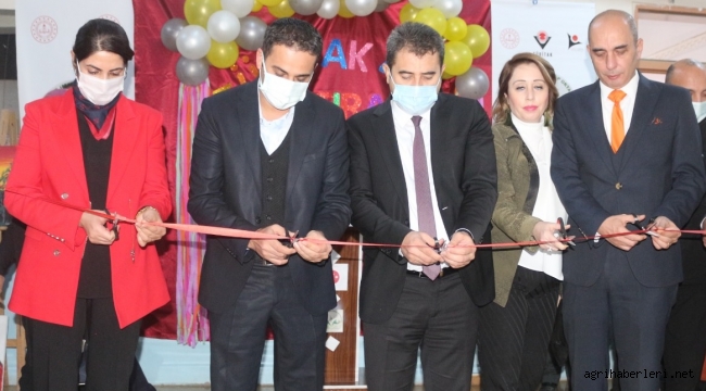 AKPINAR, 4006 BİLİM FUARINI ZİYARET ETTİ.