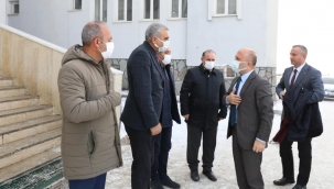 Vali Dr. Osman Varol, Şehit Er Vefa Çelik Ortaokulunu ziyaret etti.