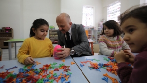 Vali Varol, Şehit Uzman Çavuş Tuncer Doğan İmam Hatip Ortaokulunu ziyaret etti.