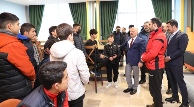 AĞRI VALİSİ VAROL, SPORCULARI ZİYARET ETTİ