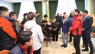 AĞRI VALİSİ VAROL, SPORCULARI ZİYARET ETTİ