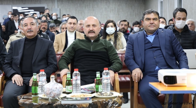 Vali Varol, Diyadin'de Gala Gecesinde Çiçeklerle Karşılandı