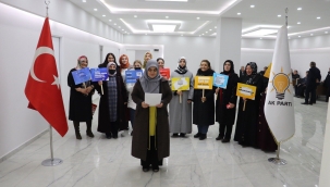 AK PARTİLİ AĞRI'LI KADINLAR 8 MART DÜNYA KADINLAR GÜNÜNÜ DOLAYISIYLA BİR BASIN AÇIKLMASI YAPTILAR