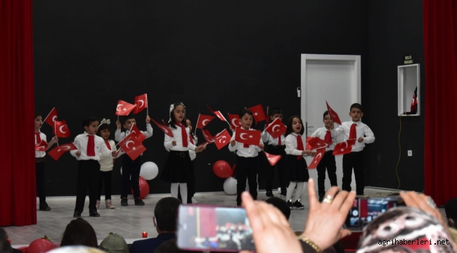İstiklal Marşı'nın 101. yıl dönümü Doğubayazıt ilçesinde kutlandı
