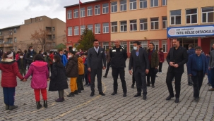 KAYMAKAM AKPINAR, ÖĞRENCİLERLE DEPREM TATBİKATINDA