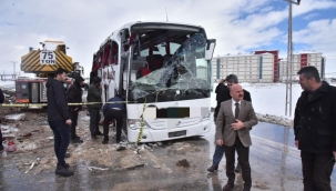 Kaza Yapan Yolcuları Hastanede Ziyaret Ettiler