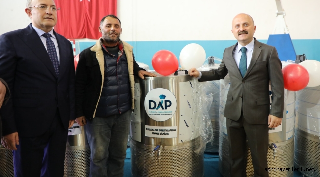 Süt Üretimi İçin Ağrı'da Süt Tankı Dağıtıldı