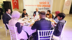  Ağrı'da Dünya Yetimler Günü dolayısıyla iftar programı düzenledi.